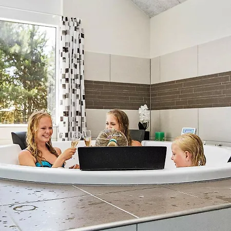 19 Person Holiday In Nex * Snogebæk