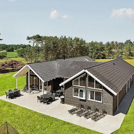 19 Person Holiday In Nex * Snogebæk
