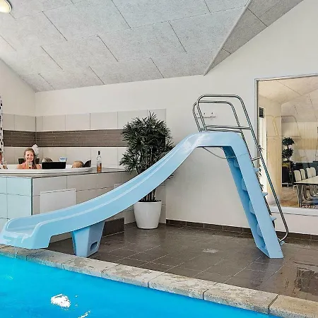 19 Person Holiday In Nex * Snogebæk